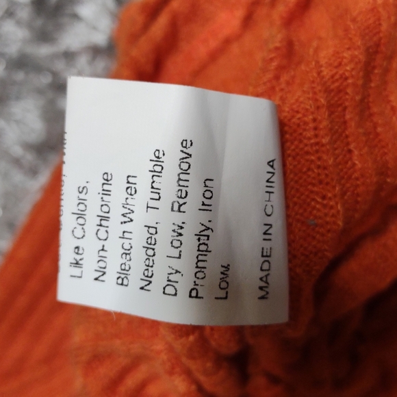 Shein Medium Tangerine Orange Rushed Ribbed V-Neck crop top - Picture 9 of 10